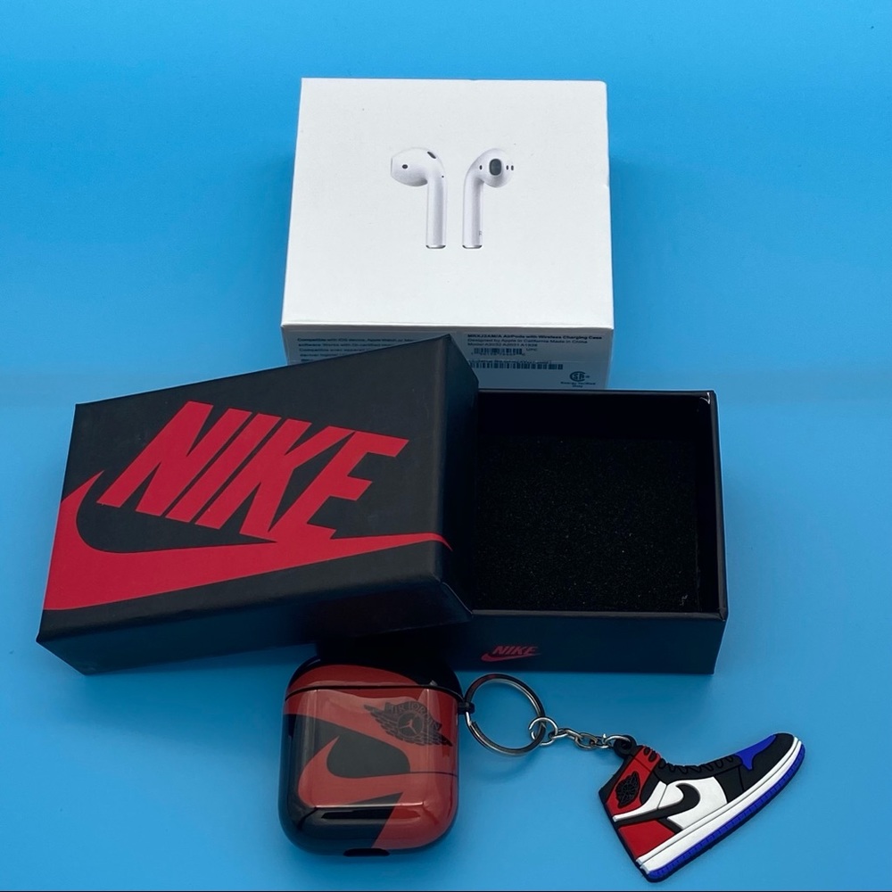Apple AirPods Gen 2 with Wireless Charging Case